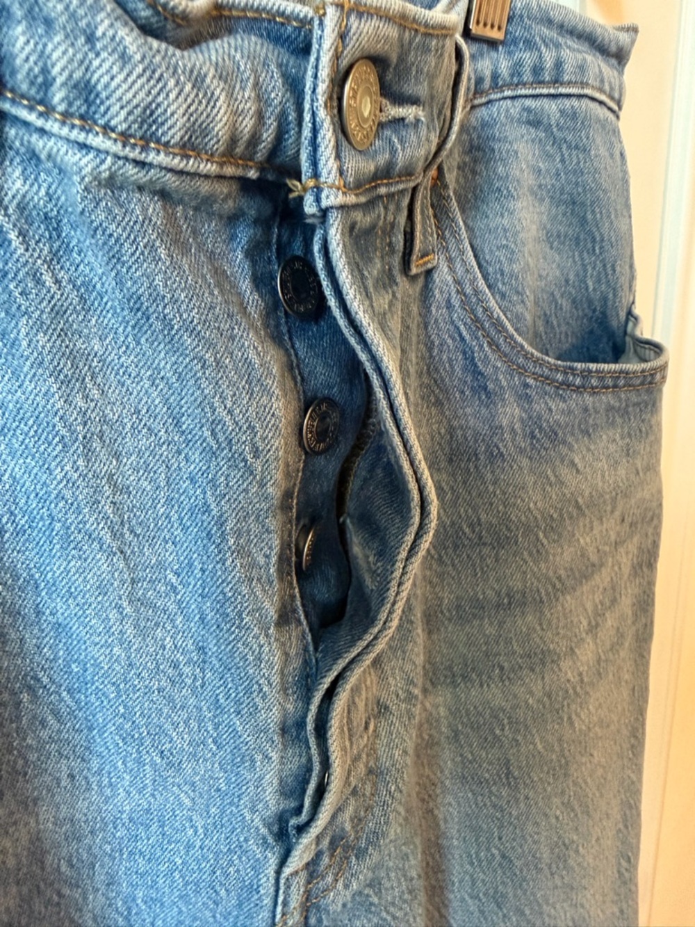 ⚡️Levi's Women's 501 Skinny Leg Jeans - Picture 5 of 8